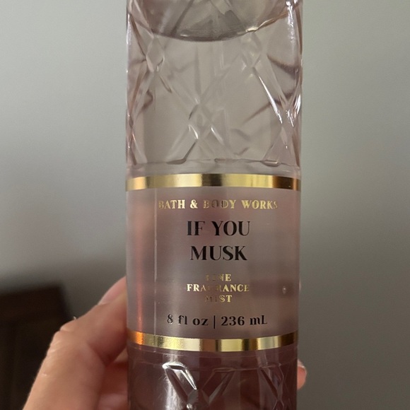 Bath & Body Works Fragrance Mist - Pink and Gold - Picture 2 of 3